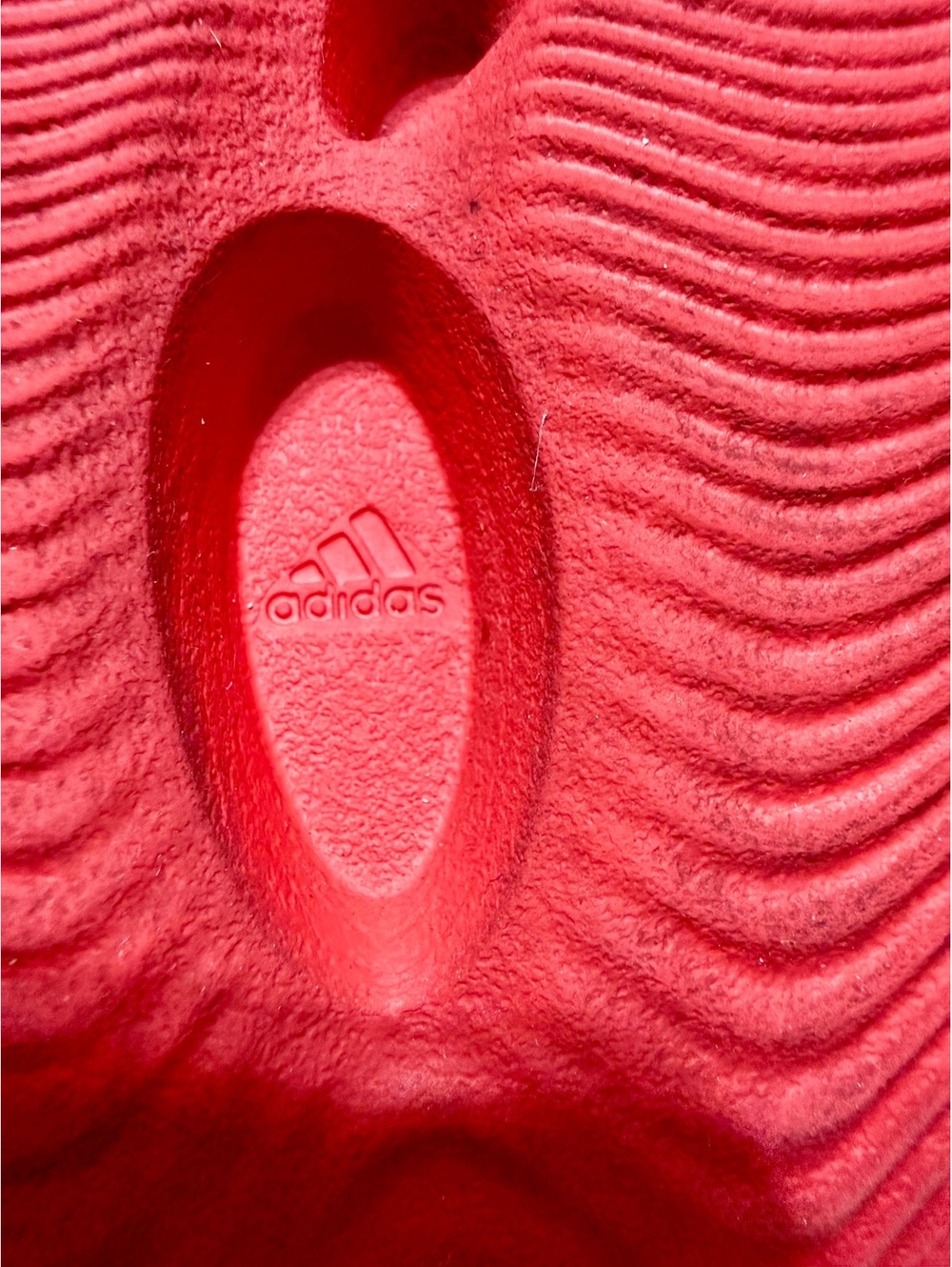 Yeezy Adidas Foam Runner Vermilion Red Slip On Sneakers GW3355 Kids Size 4 EUC - Picture 7 of 9